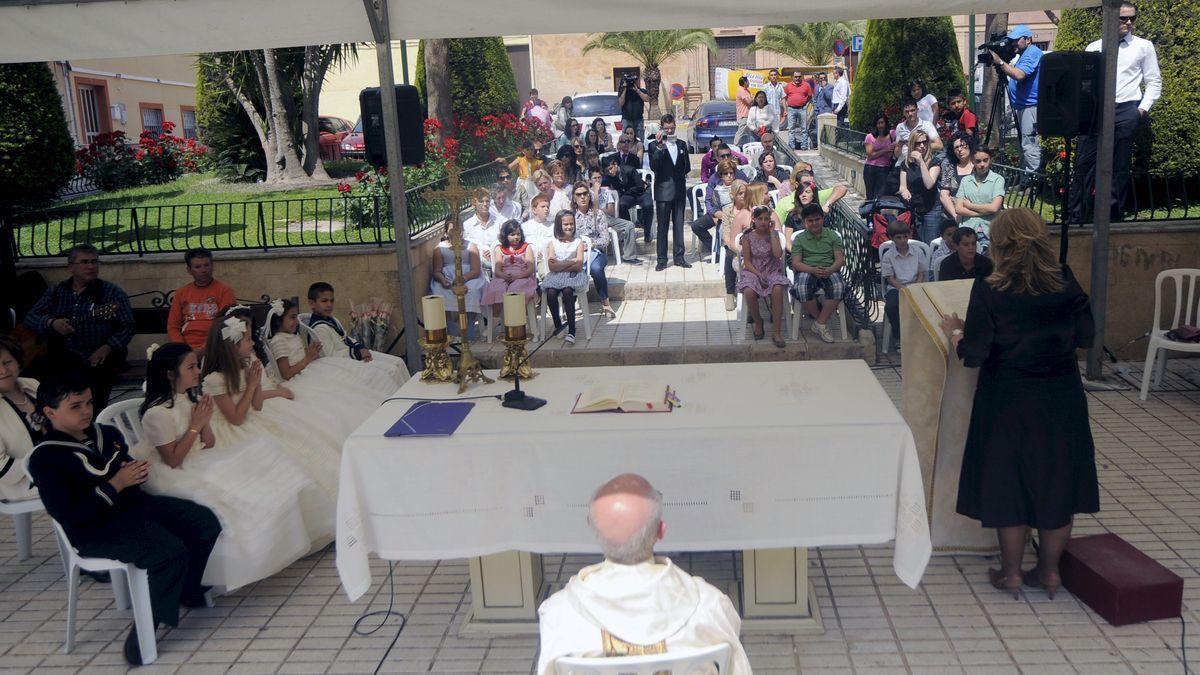 El Principado pide que se pospongan bodas y comuniones en mayo porque "es una situación de riesgo que nos preocupa mucho"