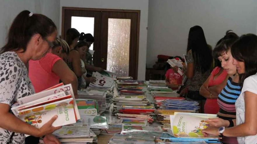 Comienza el intercambio de libros de texto en Olivares