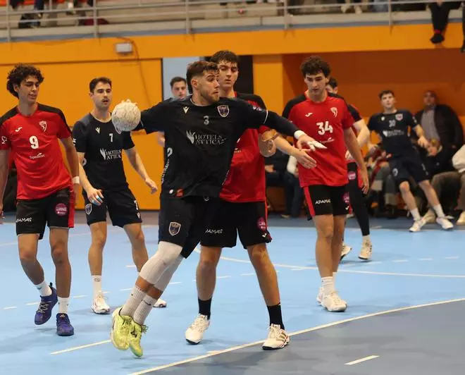 Diogo Freitas y la ilusión del OAR: «Pensar en el ascenso a Asobal es una locura si recordamos dónde estábamos el año pasado»