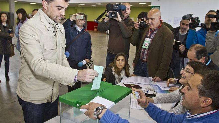 Maíllo llama a votar para salir de la crisis y &quot;anunciar una nueva Andalucía&quot;