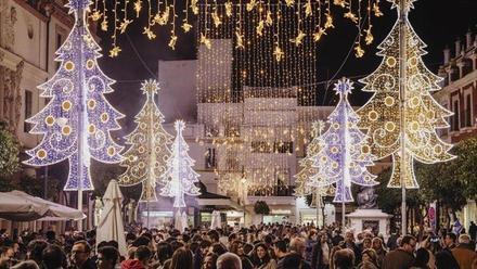 LUCES NAVIDAD EN ANDALUCÍA | Andalucía ilumina la Navidad 2022: guía básica  para ver el alumbrado en las capitales andaluzas