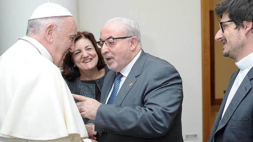 Mendoza participa en la misa privada del Papa