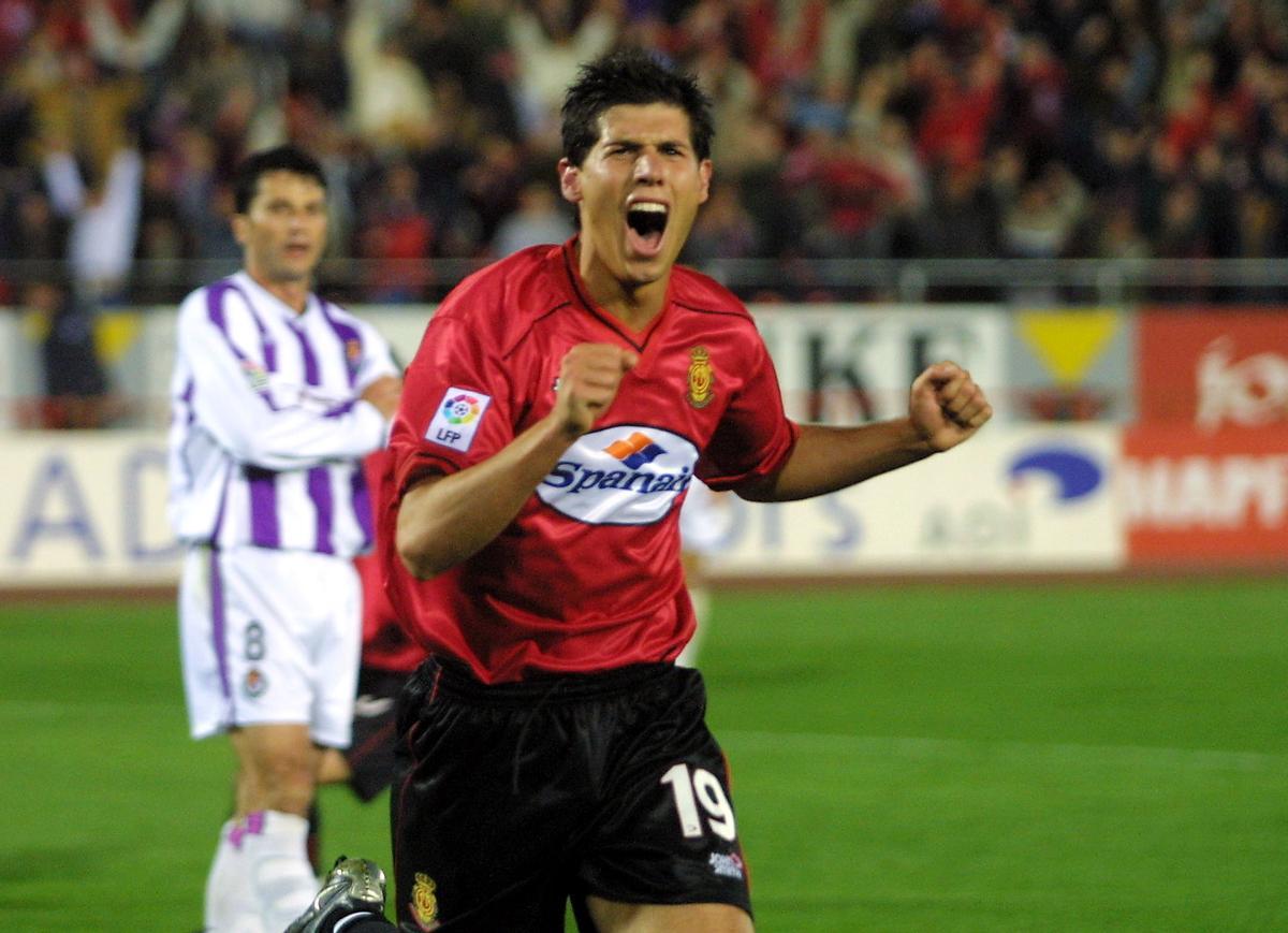 Albert Luque celebra el gol al Valladolid que le daba la permanencia al Mallorca