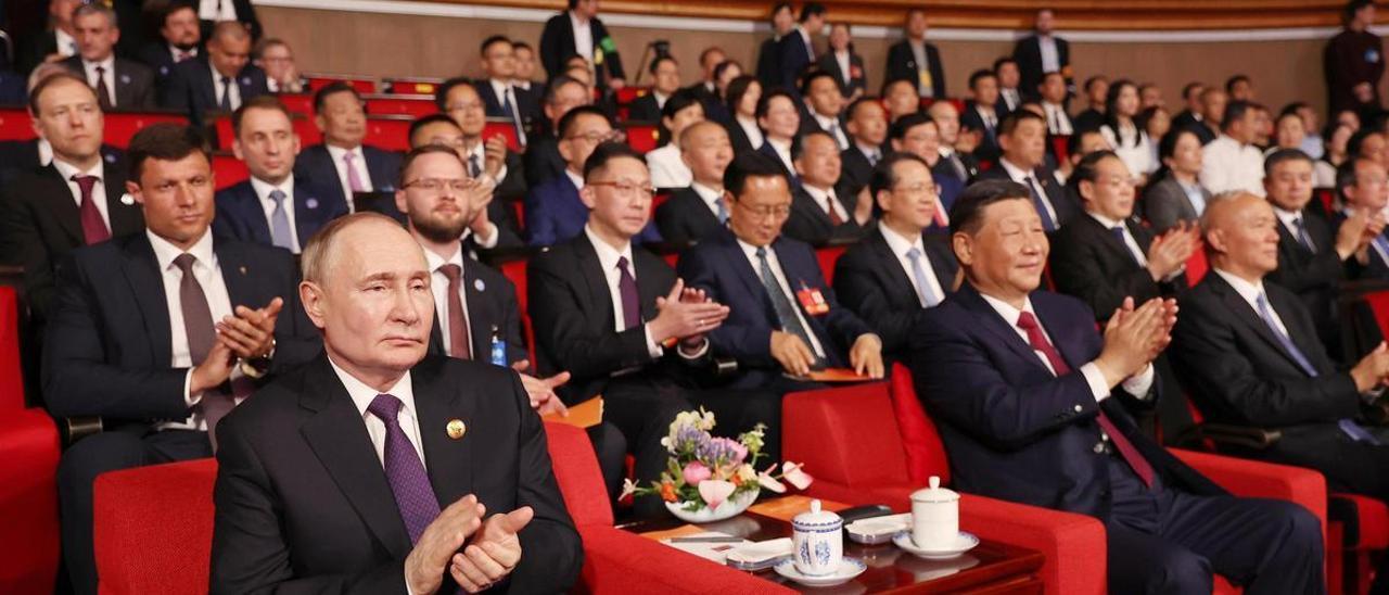 Vladimir Putin busca en China el apoyo económico y militar vital para Rusia