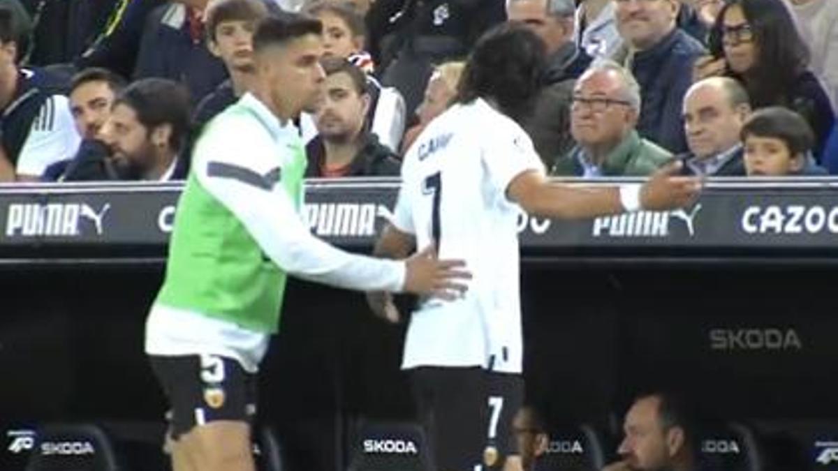 Cavani, tremendamente enfadado tras ser sustituido