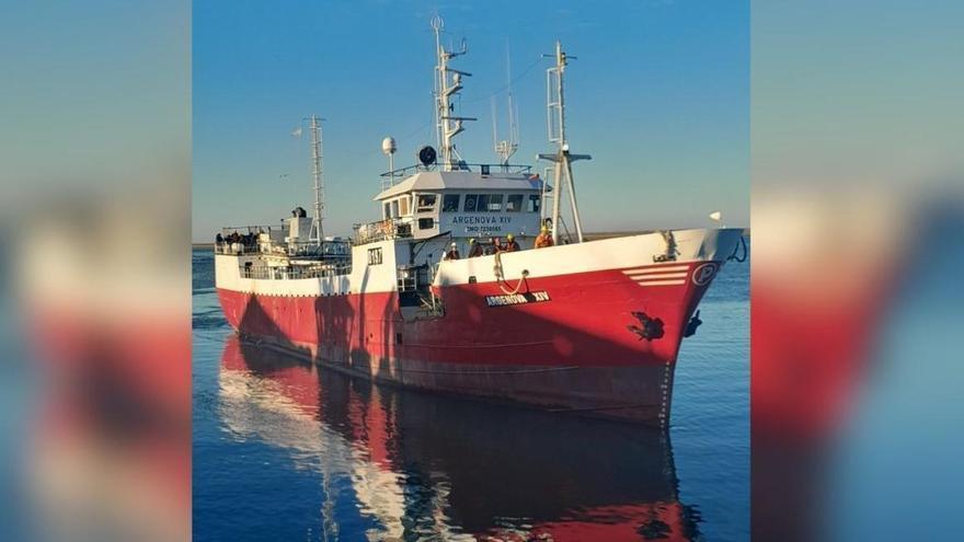 Pescanova se apresta en Argentina para el «reestreno» del palangrero de merluza negra «Argenova XIV»