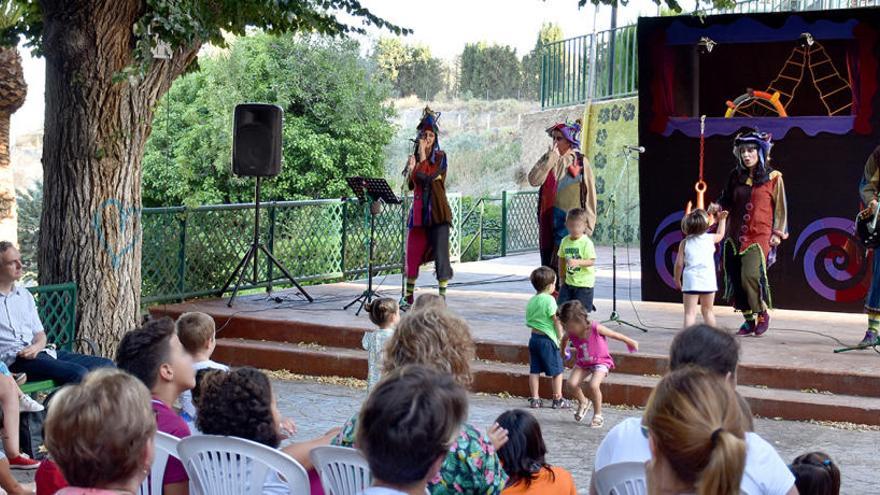 Xixona refuerza las actuaciones al aire libre de programación cultural estival