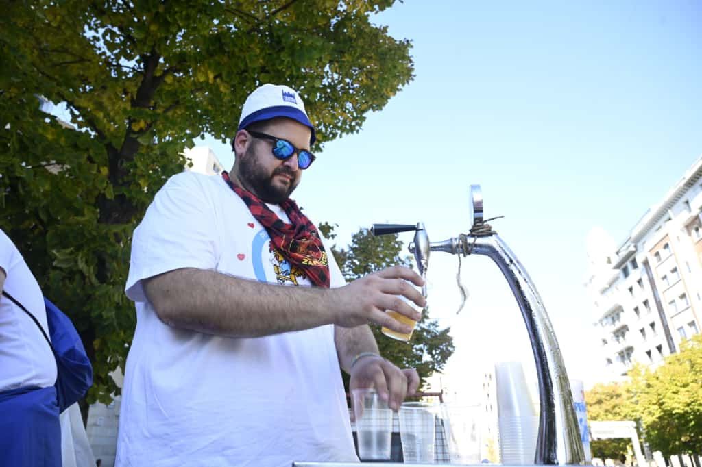 En imágenes | Primer día de las Fiestas del Pilar con las peñas y el pregón