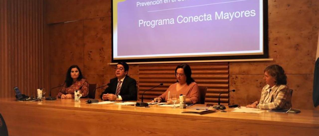 Pedro Martín presidió ayer la presentación del programa ‘Conecta mayores’.