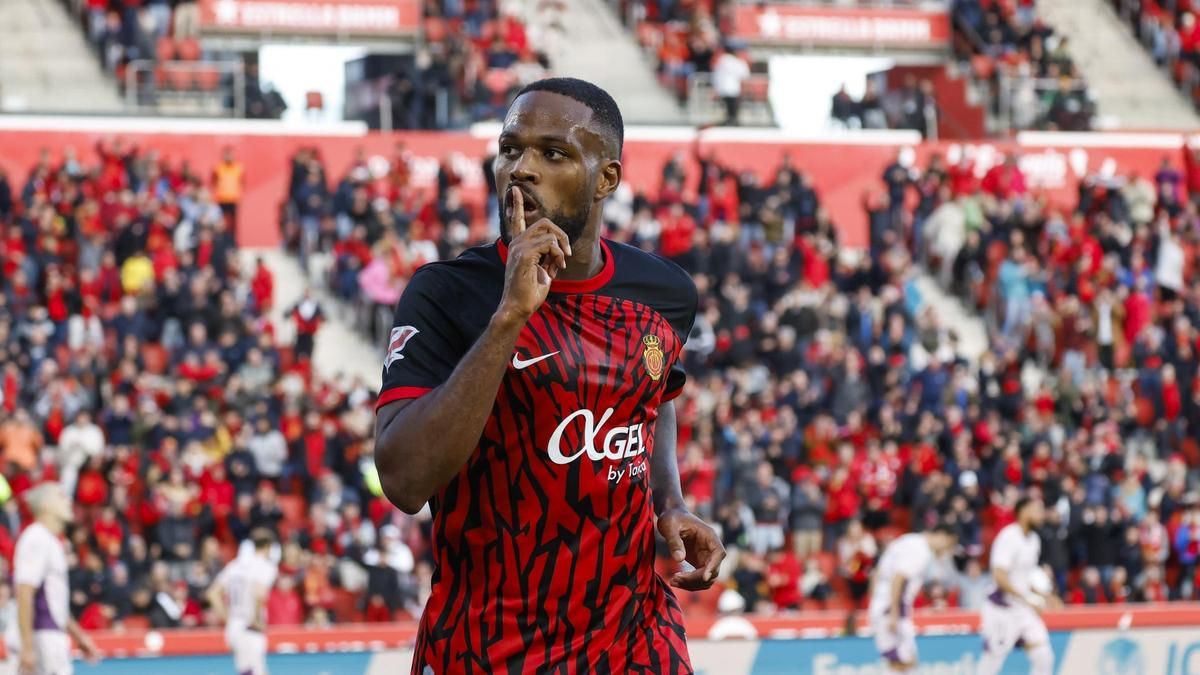 Larin, tras marcar un gol al Girona en Son Moix esta temporada