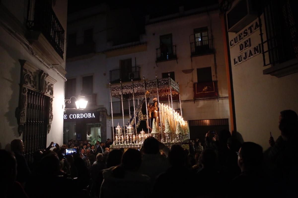 La elegancia fúnebre del Santo Sepulcro