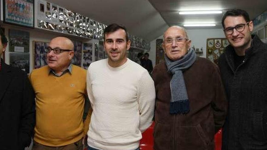 Yago Iglesias, ayer junto a Luis Soria en la asociación Afiador. // I.O.