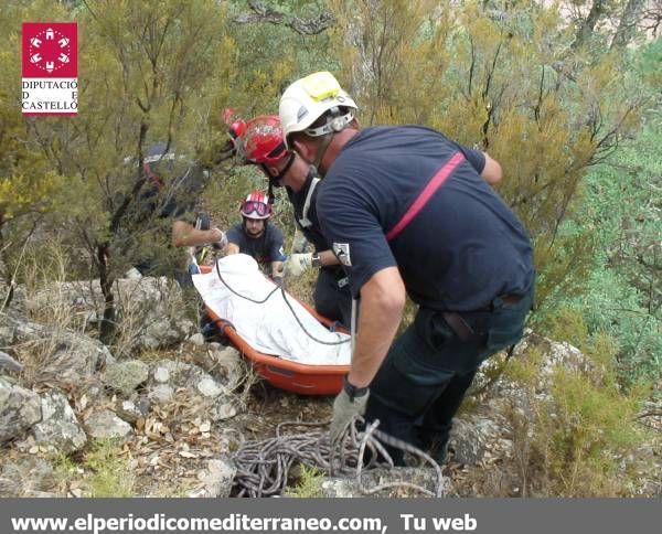 Fotografías del rescate del cuerpo sin vida del ciclista ondense Víctor Cabedo
