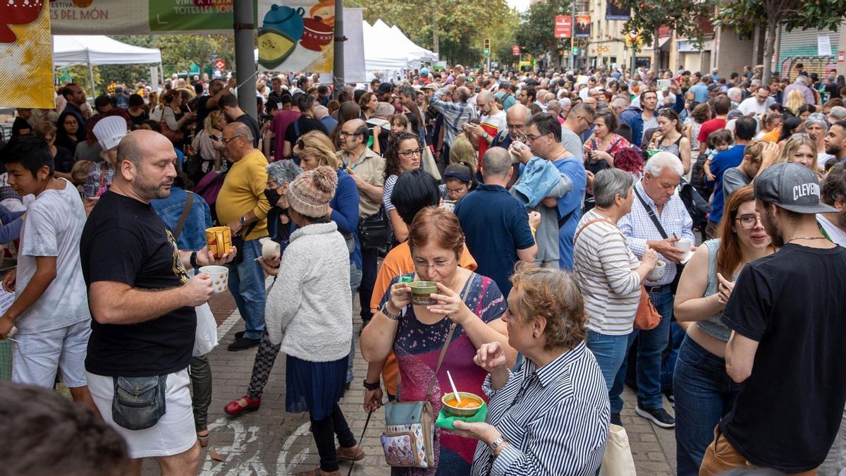 Éxito en la 18ª edición del Festival Sopes del Món, celebrado en la Marquesina de la Via Júlia, Nou Barris.