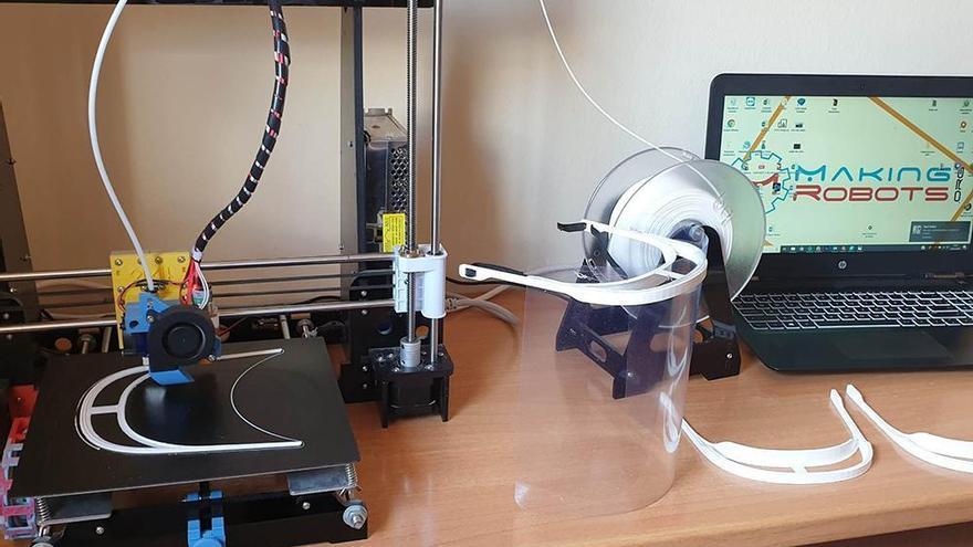 Don Benito-Villanueva fabrica material de protección sanitaria en impresoras 3D