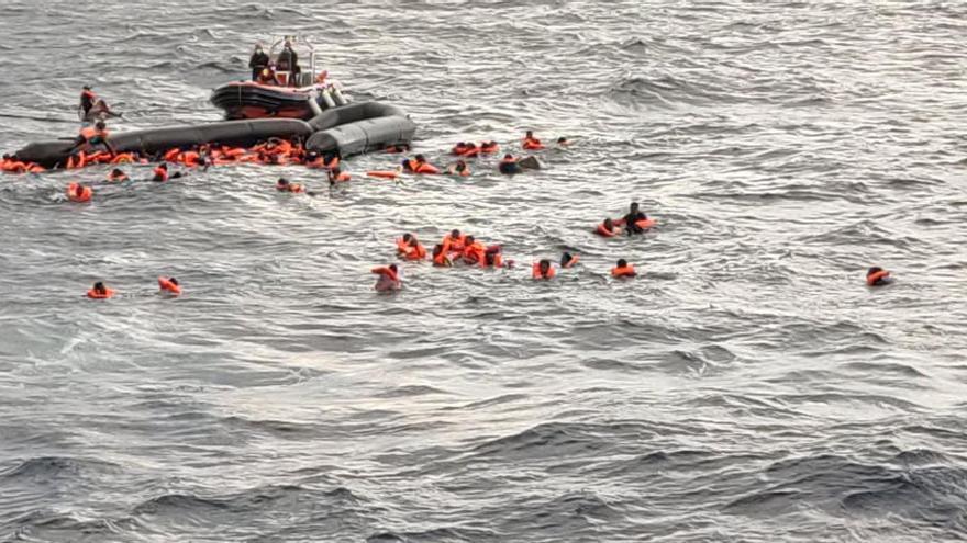 Varios muertos y un centenar de rescatados por la ONG Open Arms en un naufragio