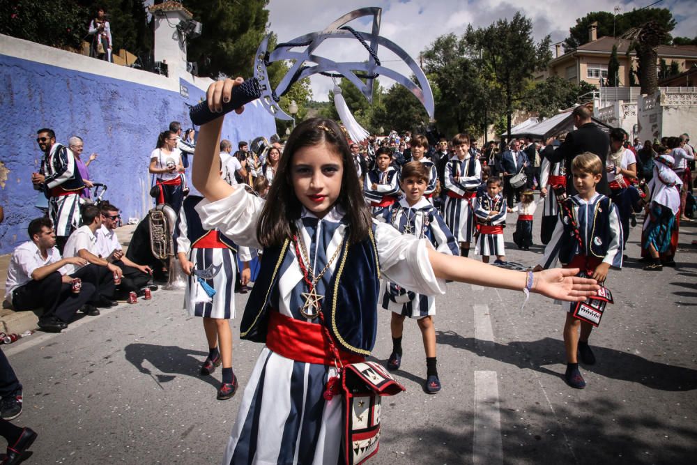 Los niños se convierten en los protagonistas del segundo día de las Fiestas de Moros y Cristianos con el Desfile Infantil.