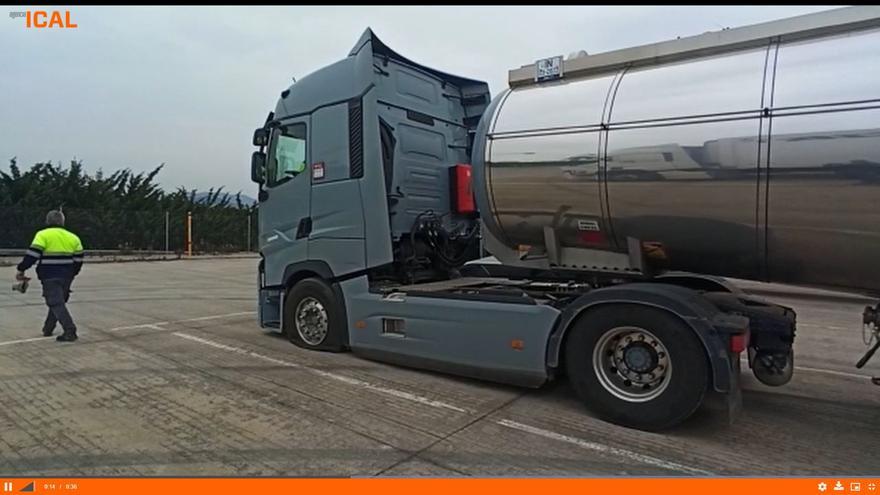 VÍDEO | Varios camiones con las ruedas pinchadas como consecuencia de los piquetes