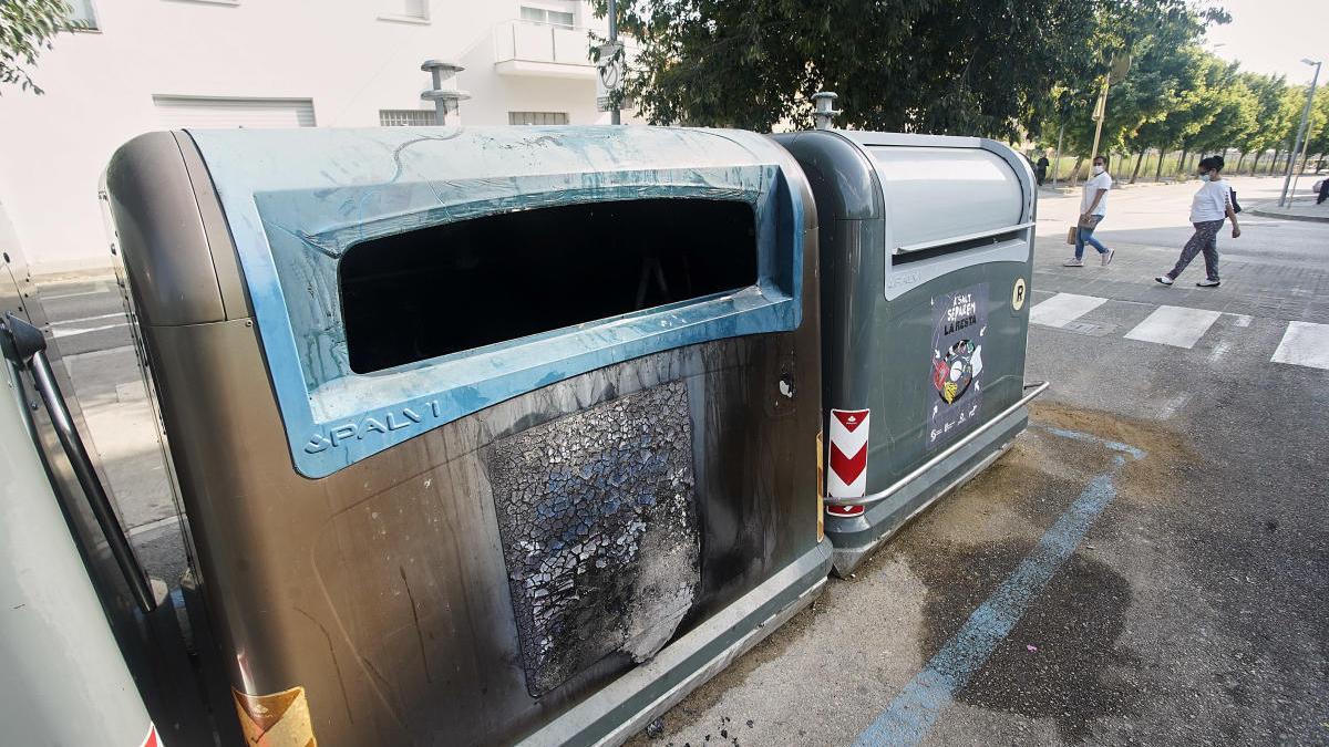 Un dels contenidors afectats, al carrer Moreneta de Salt