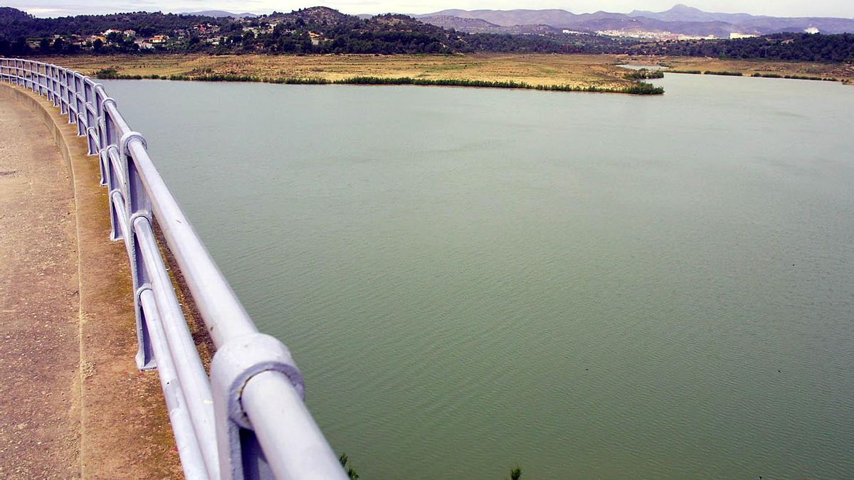 The María Cristina reservoir (Alcora) has picnic areas to enjoy with family and friends.
