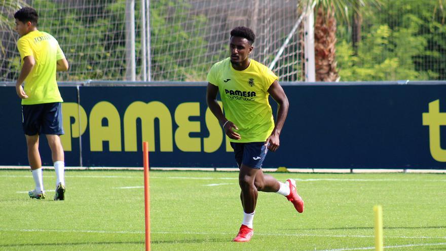 El Villarreal cuenta con Dani Tasende y Haissem Hassan y no contempla ni salida ni cesión