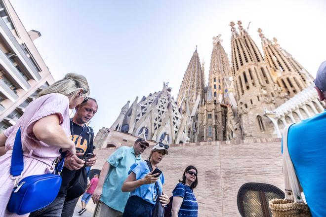 Nuevo récord: 4,5 millones de turistas en hoteles de Barcelona de enero a junio y más búsquedas on line por la visita del Papa