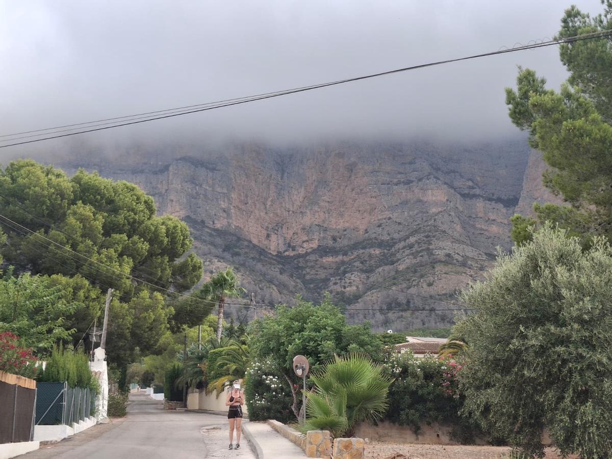 El bochorno abraza el Montgó: la ladera de Xàbia llegó el martes a 40º (imágenes)