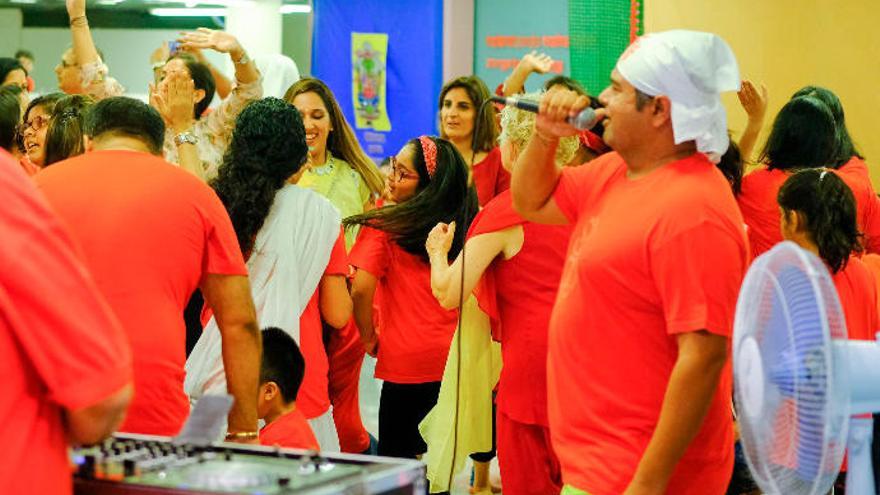 Celebración del &#039;Ghanpati&#039;. en el local social de la comunidad indostánica.