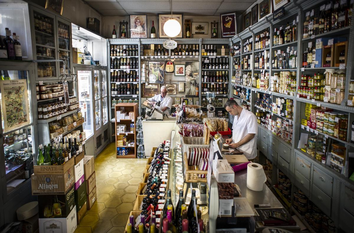 Mantequería Lasierra, desde 1900 en el 160 de la calle de Rosselló.