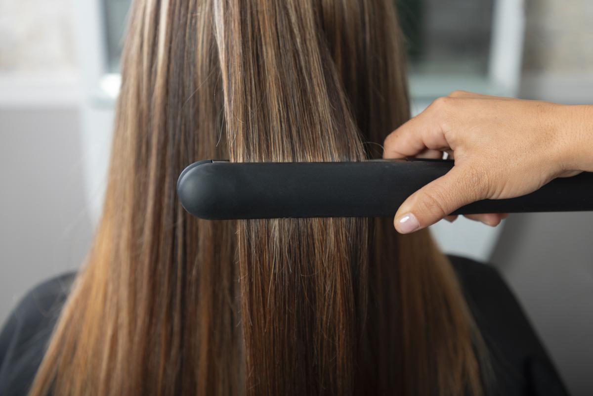 La plancha de pelo que recomiendan los expertos para moldear el cabello sin dañarlo