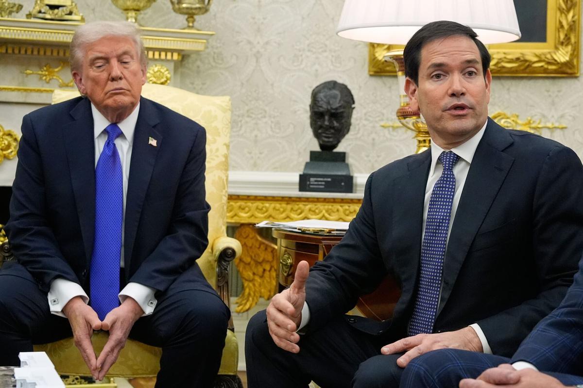 El presidente de EEUU, Donald Trump, y el secretario de Estado, Marco Rubio, el pasado miércoles en el Despacho Oval.