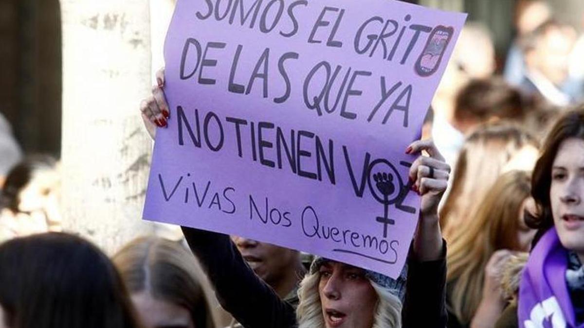 Cartel contra la violencia machista en una manifestación.