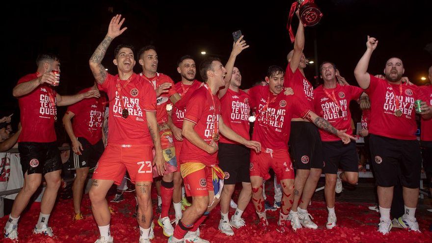 La celebración del Jimbee Cartagena como campeón de liga en la Plaza de España