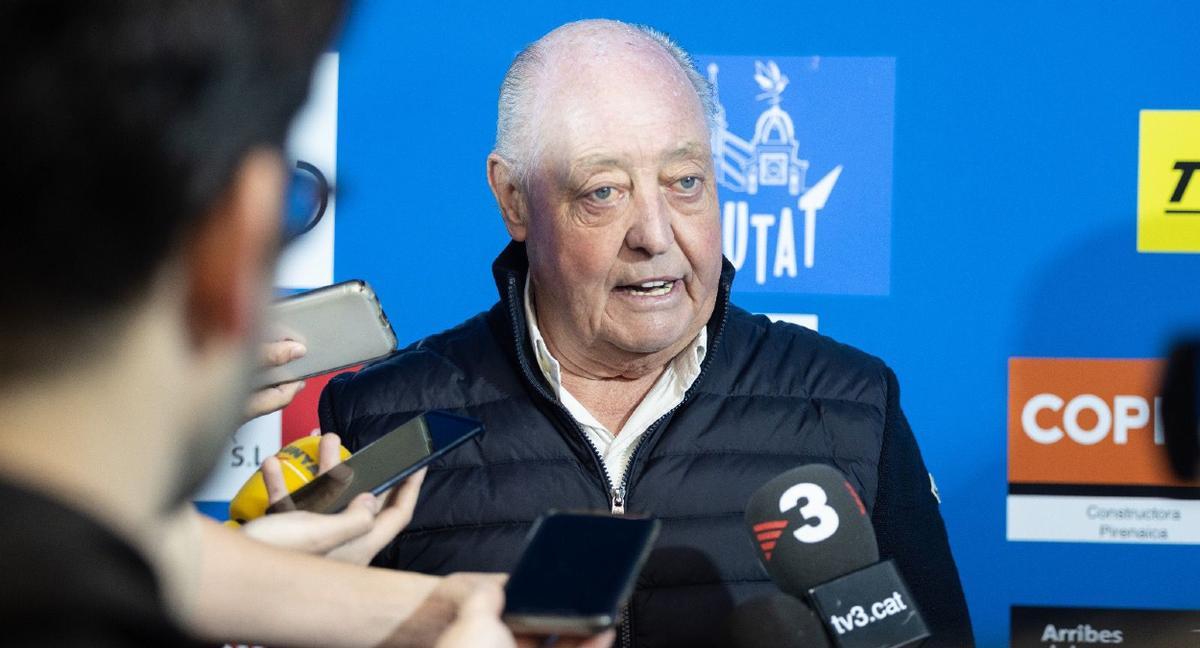 Joan Soteras atiende a los medios de comunicación