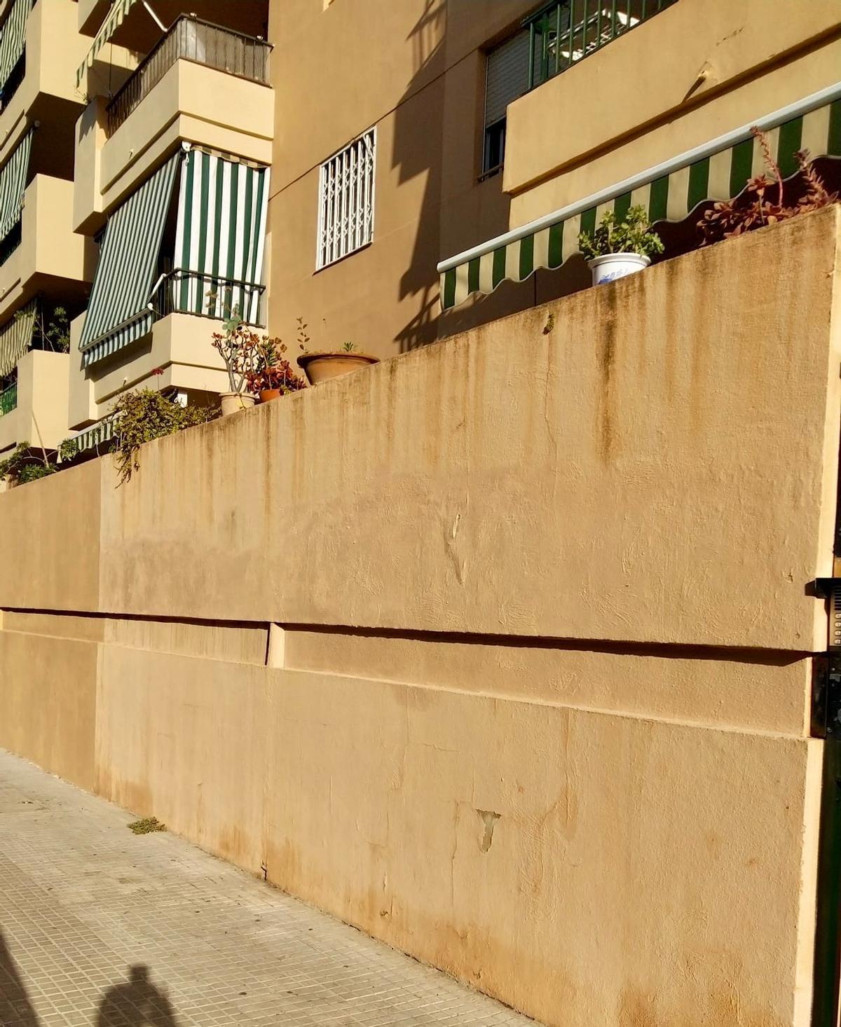 Emaya elimina 77 grafitis en Son Gotleu y recupera 270 metros cuadrados de fachadas