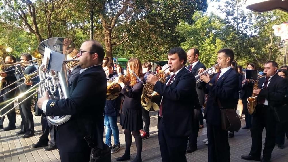 Las bandas de música inundan una València de récord