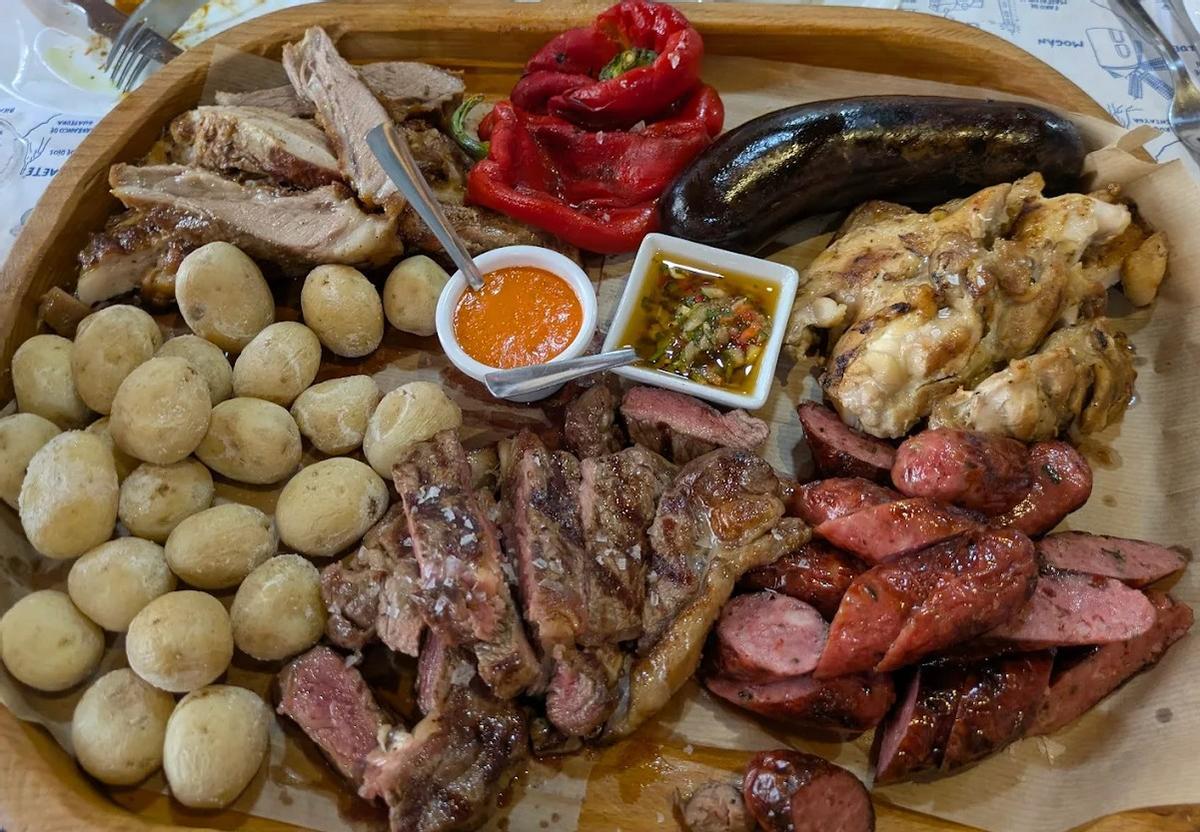 Parrillada de carnes a la brasa