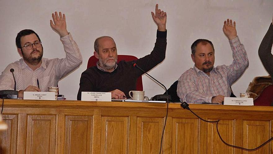 El alcalde de Marratxí (centro) durante un pasado pleno.