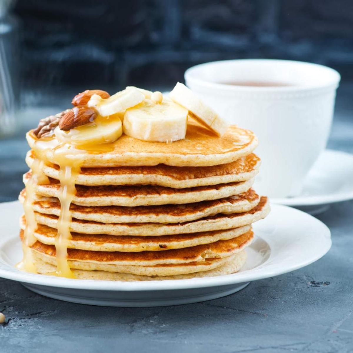 Tortitas de avena con plátano, almendras y miel