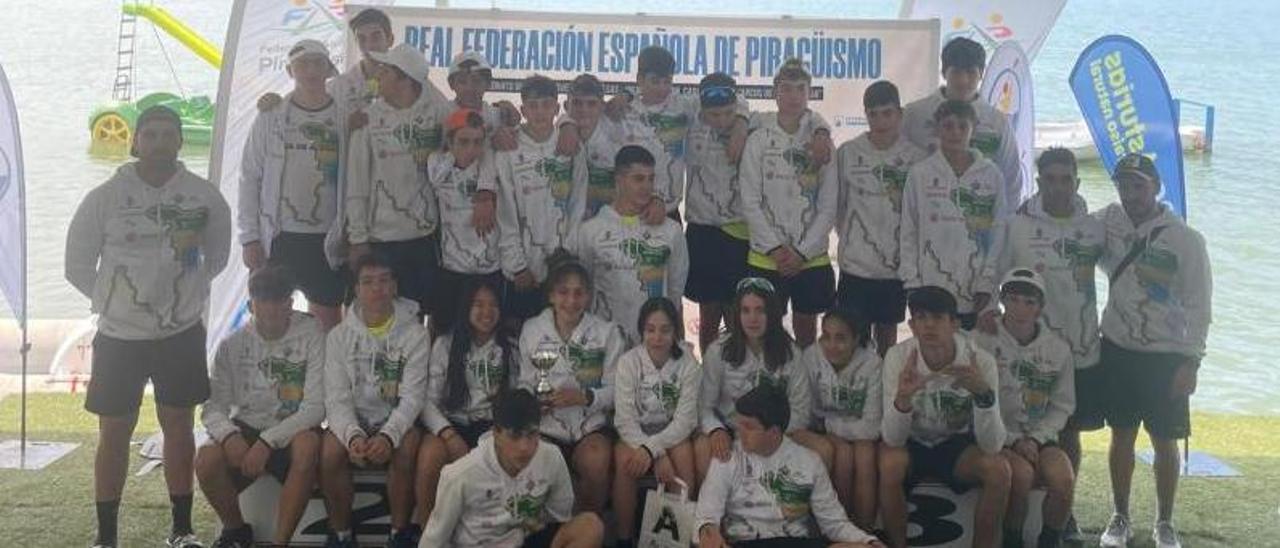 Equipo del Club de Mar Ría de Aldán que participó en el Campeonato de España en Arcos de la Frontera. |  // FDV