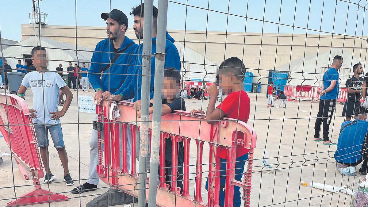 Niños en el campamento de la dársena de Escombreras.