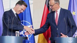 El secretario general de la OTAN, Mark Rutte, y el canciller alemán, Friedrich Merz, este miércoles en Berlín.