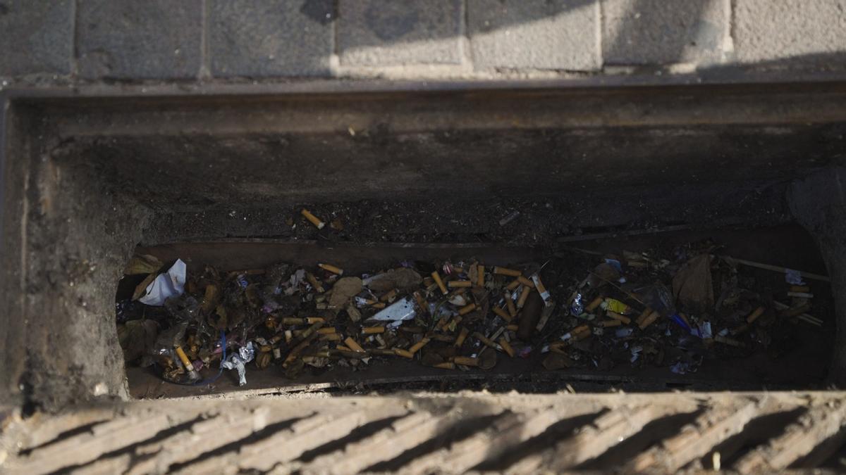 Cinco millones de colillas en el alcantarillado en La Laguna