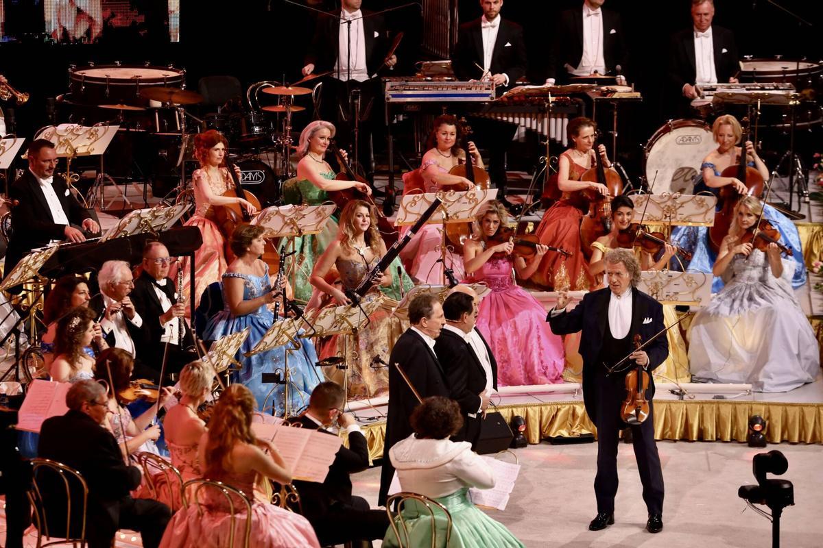 Nueva fiesta alegre y cálida en torno a la música a cargo de André Rieu Nueva fiesta alegre y cálida en torno a la música a cargo de André Rieu