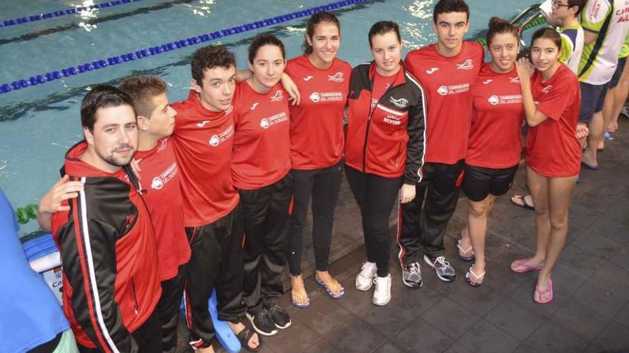 El equipo del CD Benavente Natación que compitió en Valladolid.