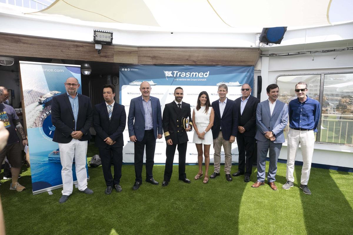 Galería de imágenes de los barcos de Transmediterránea en el puerto de Ibiza Galería de imágenes de los barcos de Transmediterránea en el puerto de Ibiza