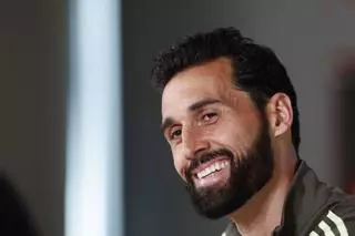 Arbeloa no se fía y apenas rota antes del City