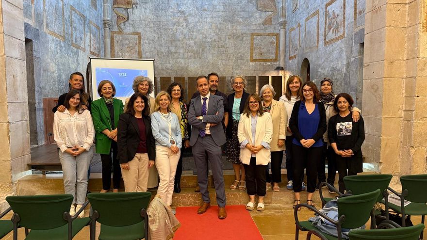 Charla sobre la soledad no deseada en Cangas de Onís