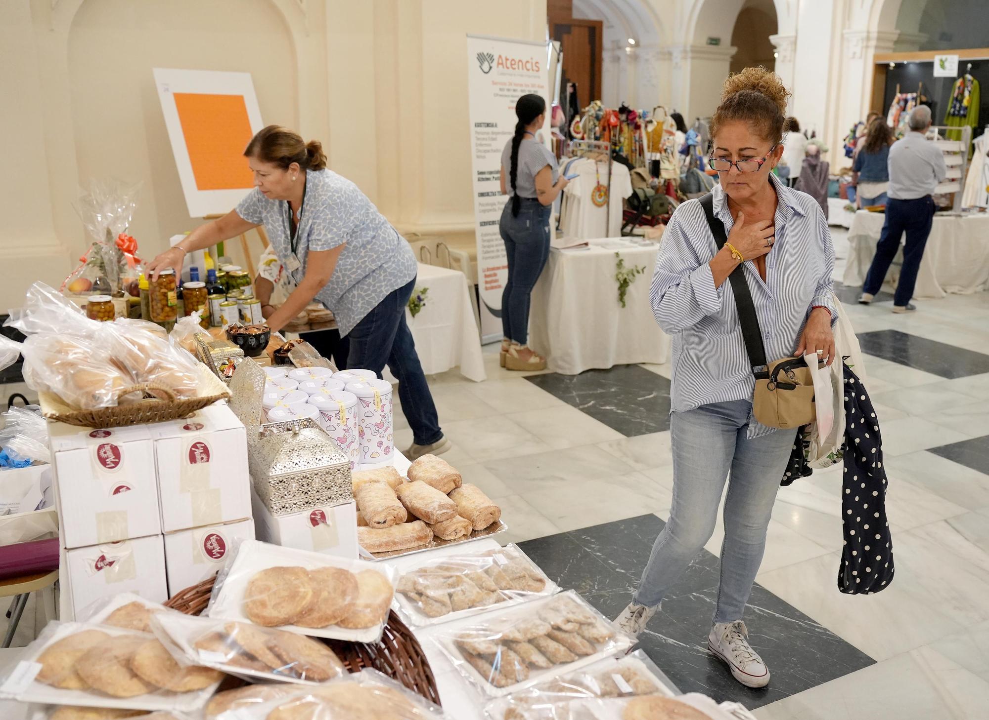 Inauguración del Mercadillo Solidario "por el Alzheimer"