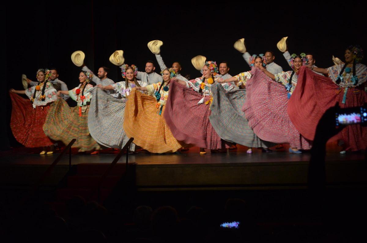 El Festival Internacional de Folklore en Benavente, en imágenes